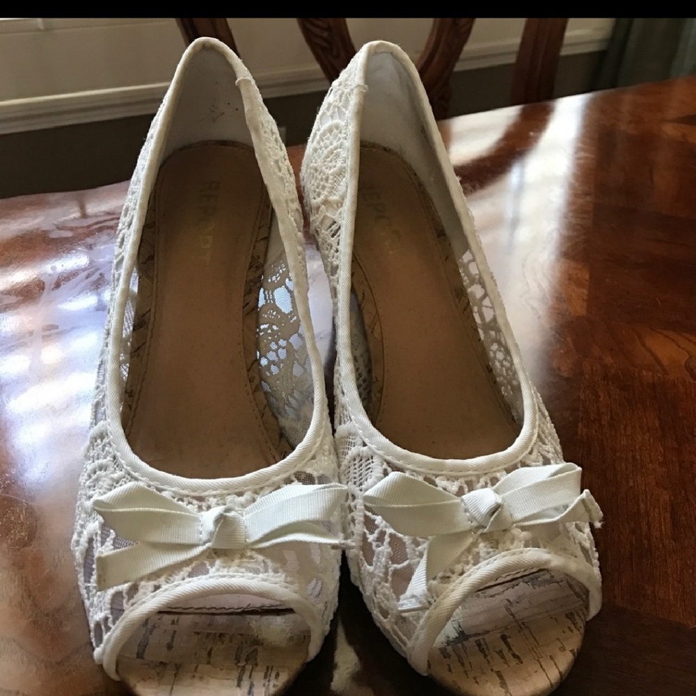 Women's shoes with wedge